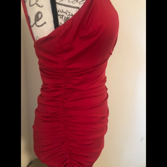 The Red Dress - Picture 4 of 6